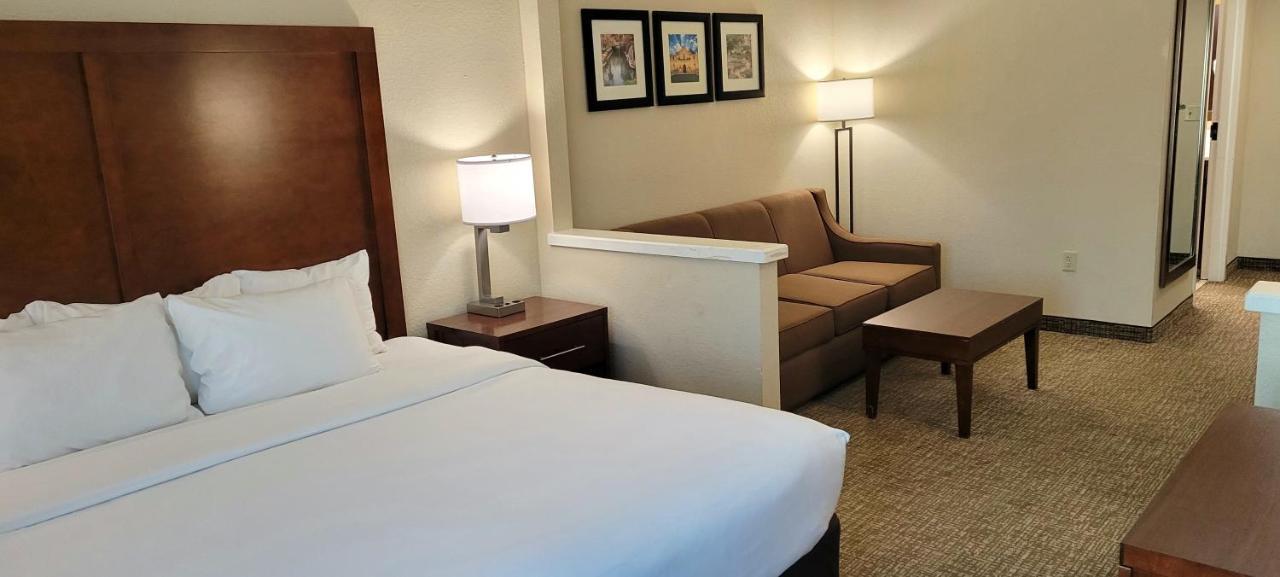 Spark By Hilton San Antonio Airport Экстерьер фото