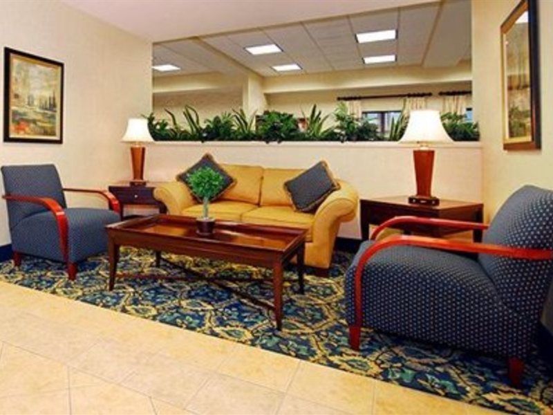 Spark By Hilton San Antonio Airport Экстерьер фото